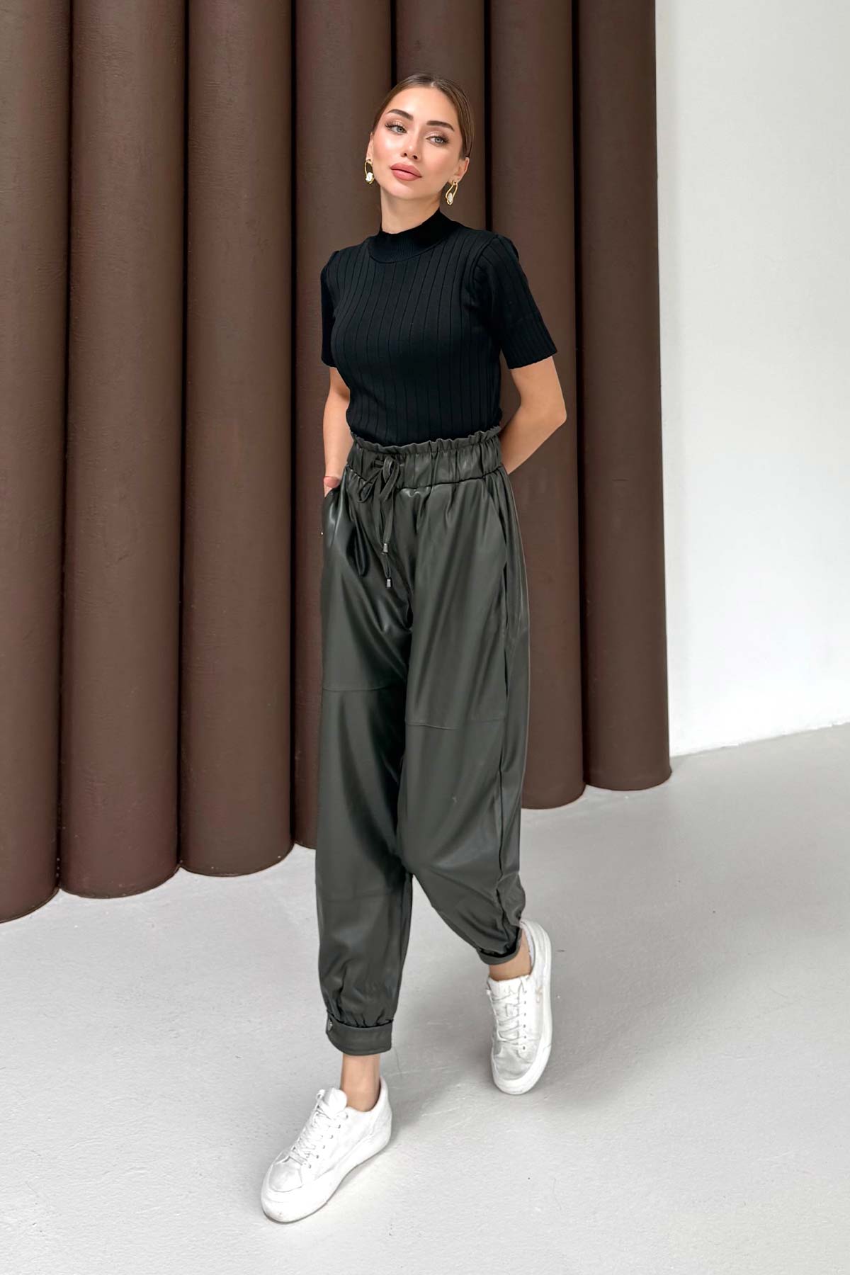 Çıtçıtlı Suni Deri Pantolon 32-9502-1
