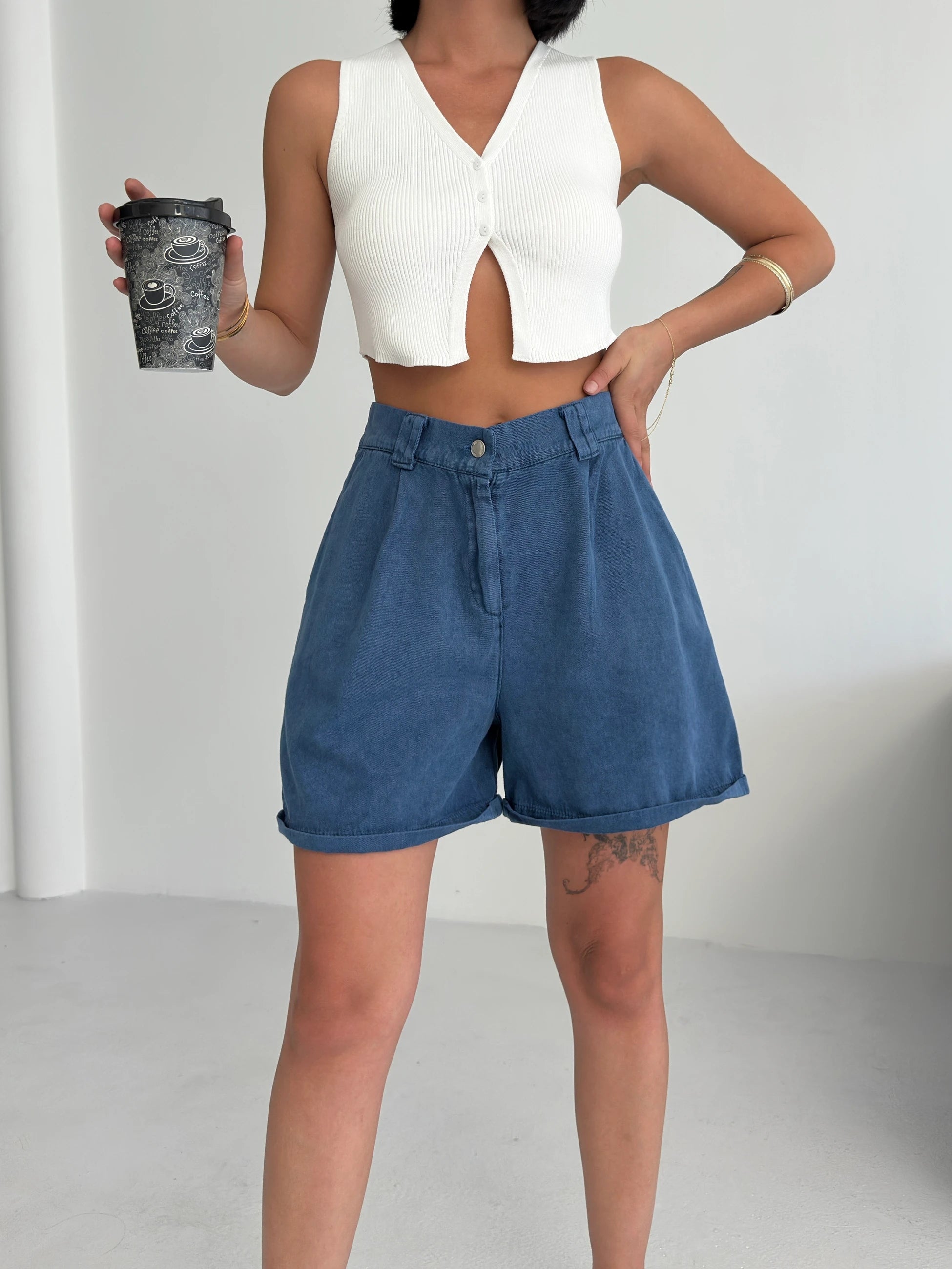 Sade Gabardin Şort