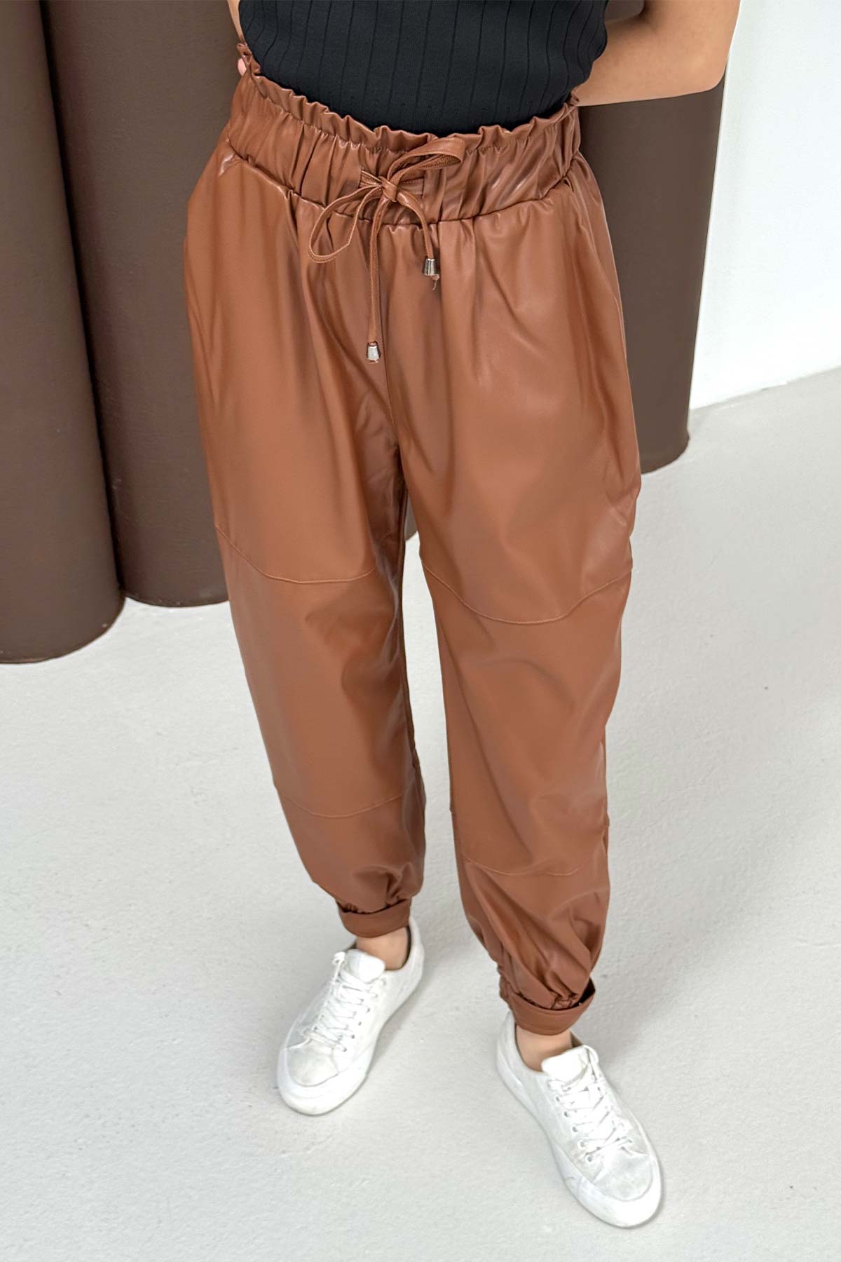 Çıtçıtlı Suni Deri Pantolon 32-9502-1