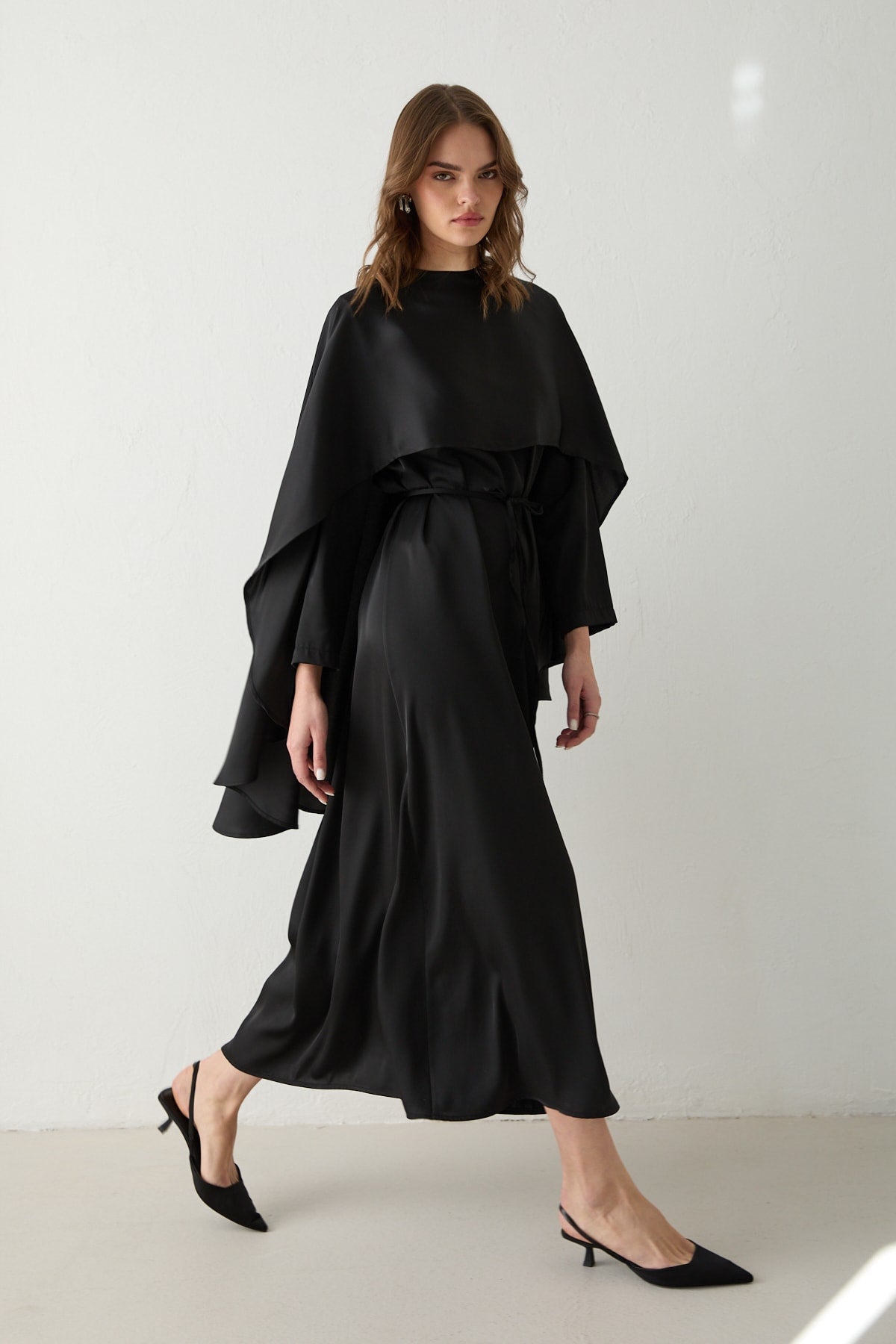Pelerinli Saten Elbise 32-3805