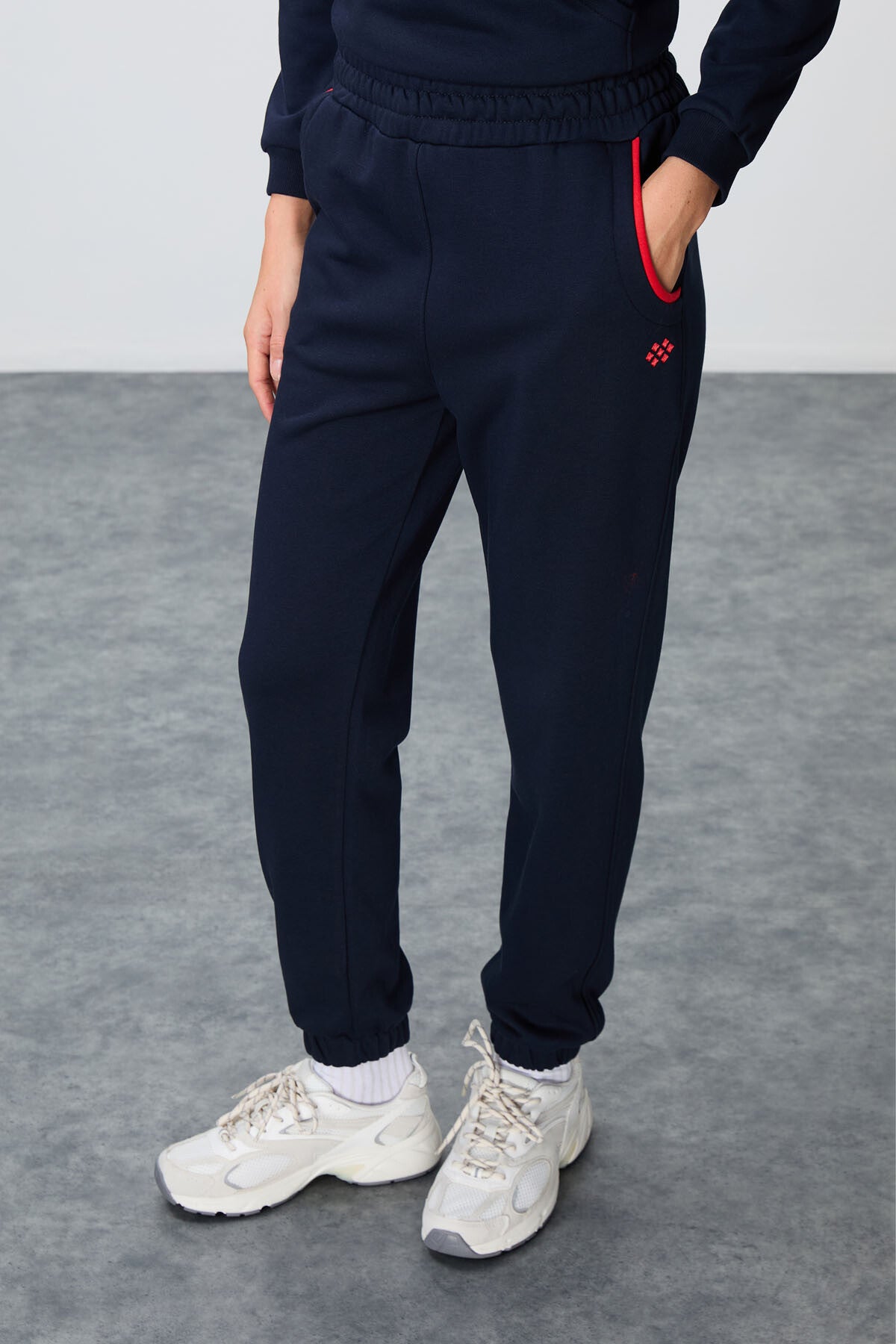 İndigo Kompakt Pamuklu Kalın Pürüzsüz Dokulu Dik Yaka Oversize Fit Kadın Eşofman Takım - 95342