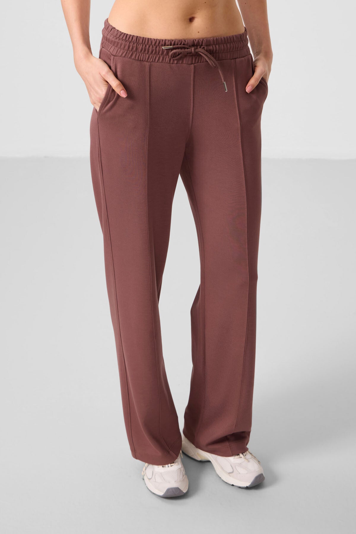 Kahverengi Yumuşak Dokulu Cepli Ön Dikiş Detaylı Kadın Palazzo Pantolon - 94670