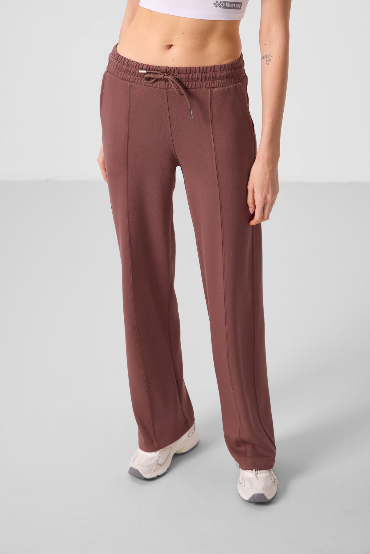 Kahverengi Yumuşak Dokulu Cepli Ön Dikiş Detaylı Kadın Palazzo Pantolon - 94670