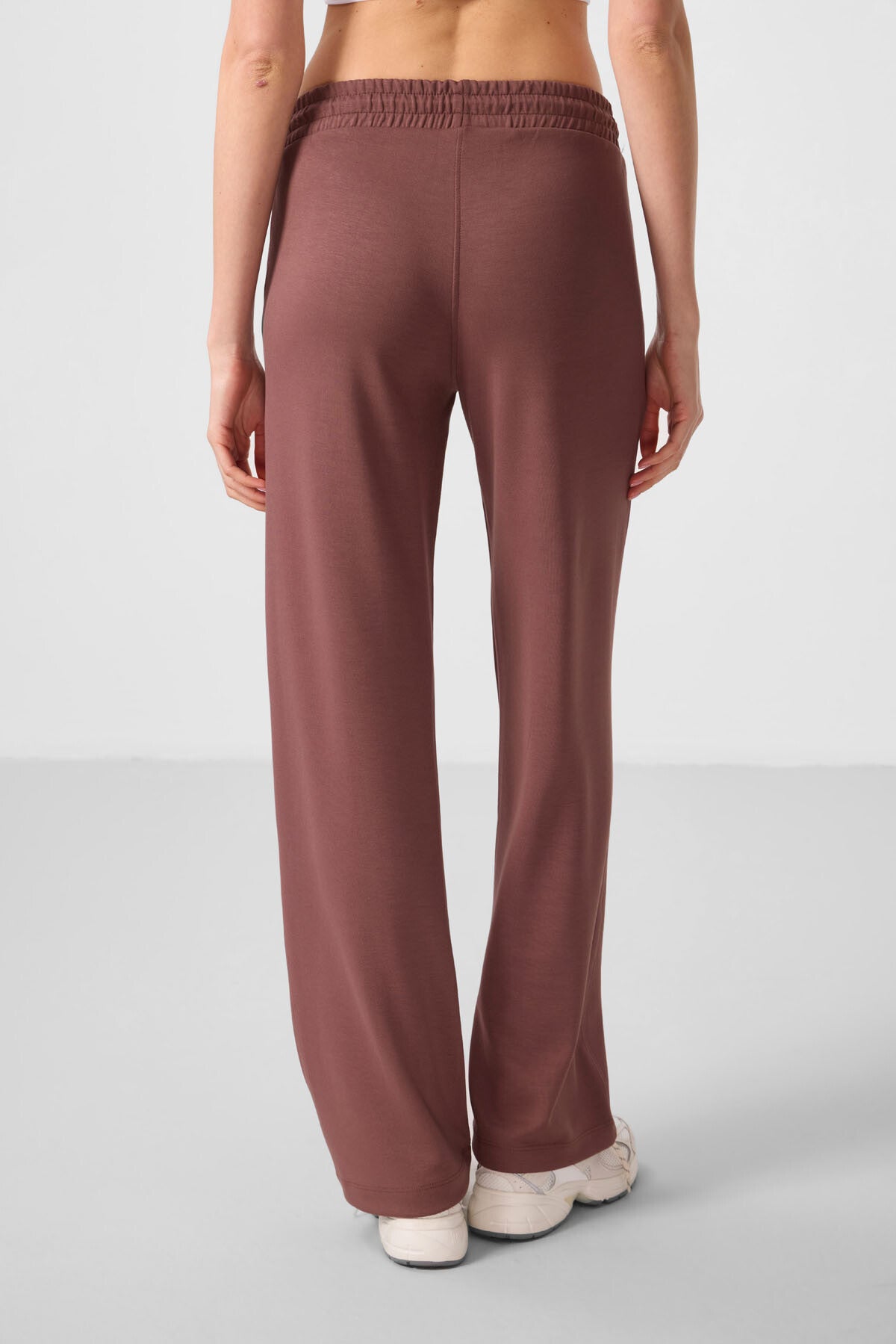 Kahverengi Yumuşak Dokulu Cepli Ön Dikiş Detaylı Kadın Palazzo Pantolon - 94670