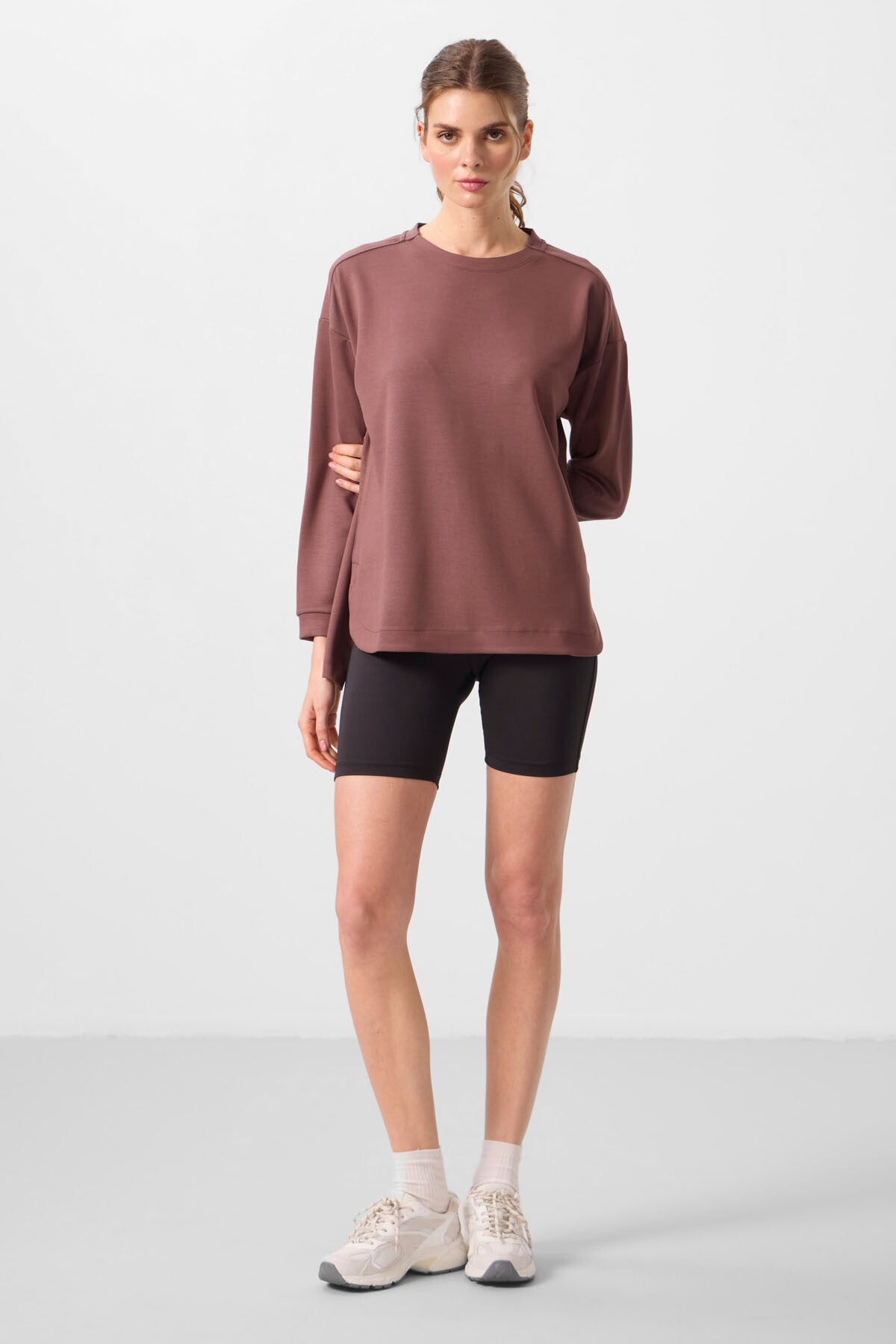 Kahverengi Yumuşak Dokulu O Yaka Rahat Form Kadın Tunik Sweatshirt - 97305