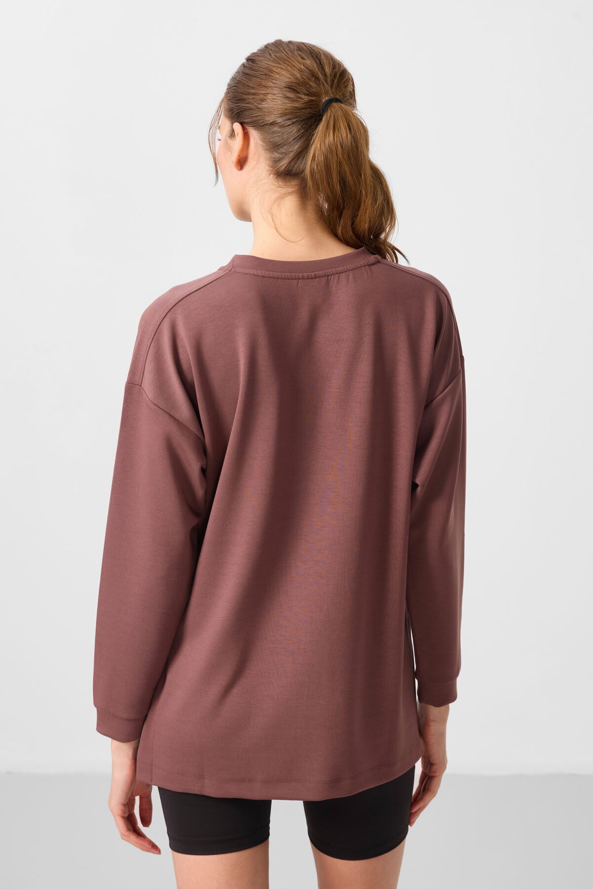 Kahverengi Yumuşak Dokulu O Yaka Rahat Form Kadın Tunik Sweatshirt - 97305