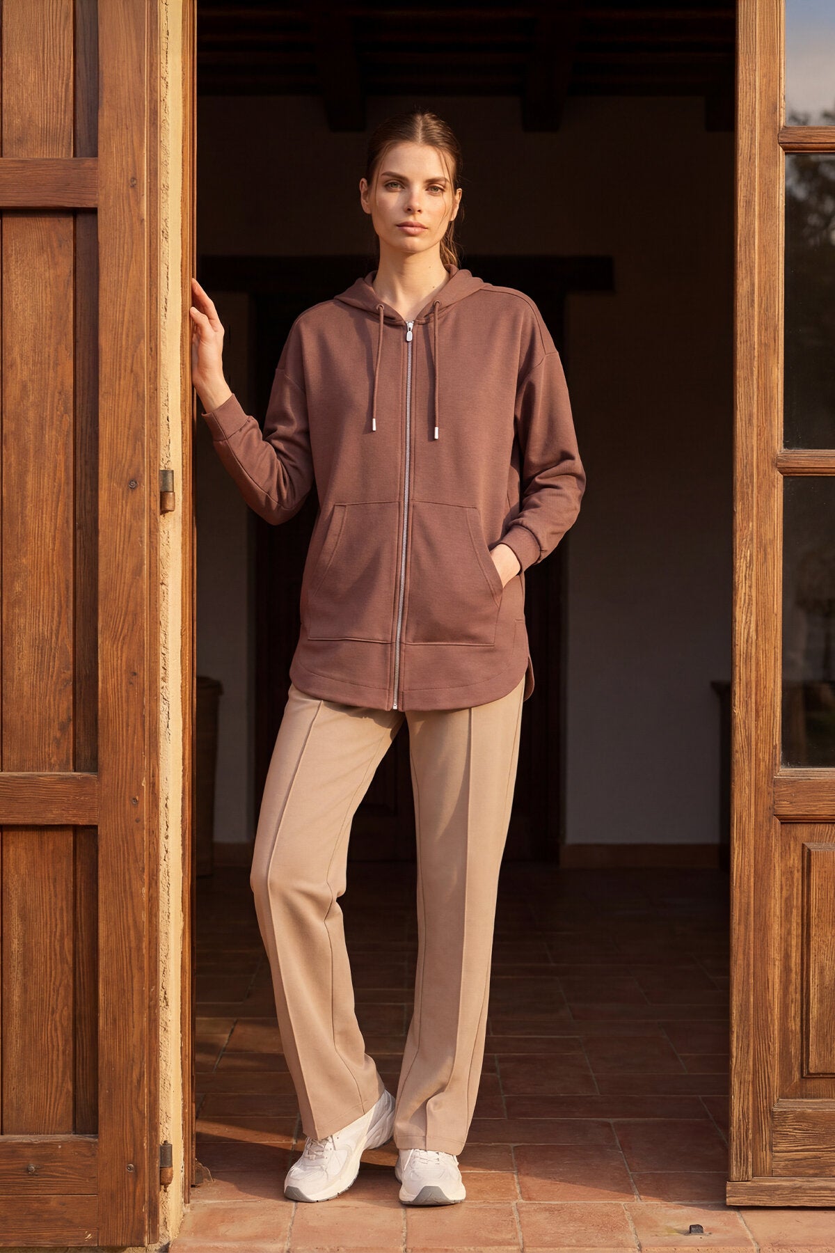 Kahverengi Yumuşak Dokulu Kapüşonlu Oversize Kadın Tunik Sweatshirt - 97302