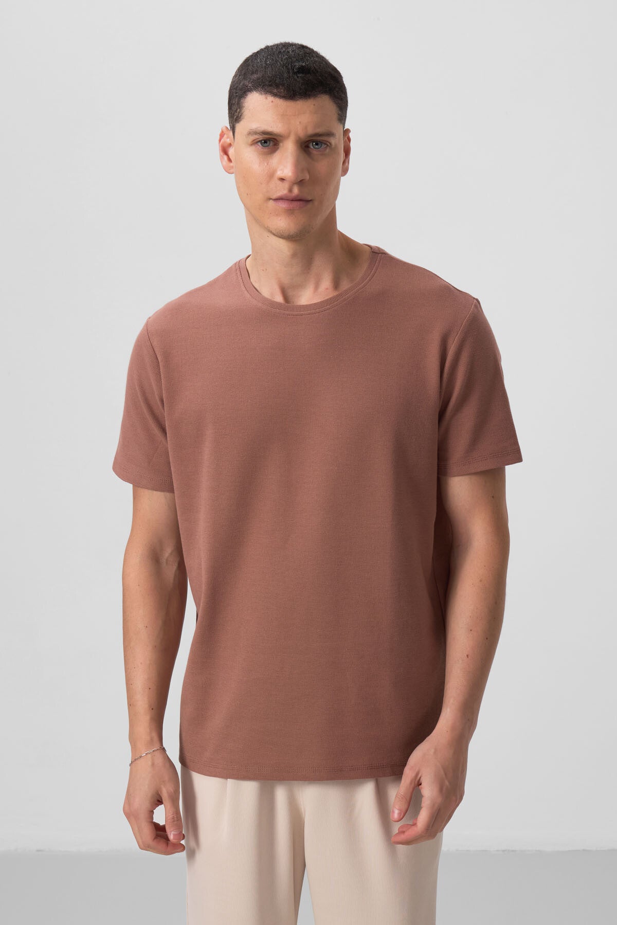 Kahverengi Yüzeyi Dokulu Rahat Form Basic Erkek T-Shirt - 88436