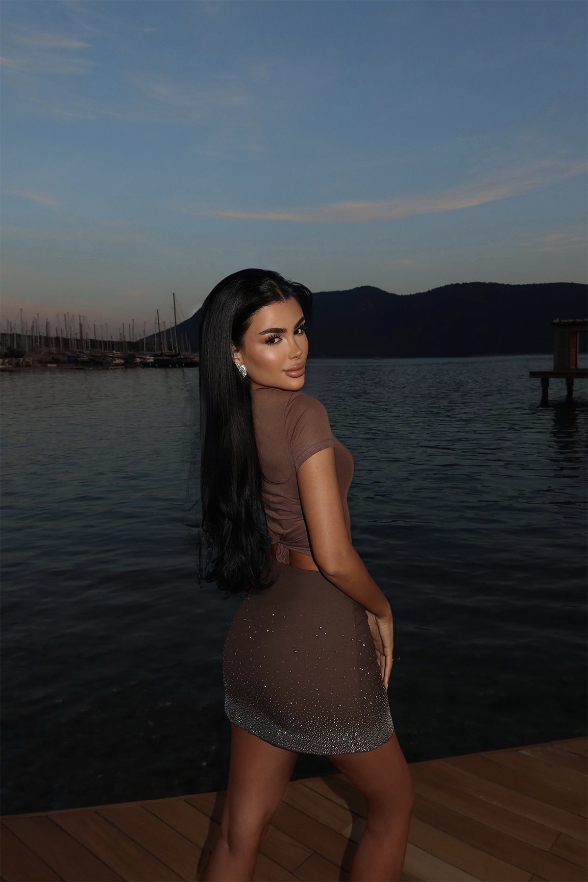 Kahverengi Sisu Mini Taşlı Etek ATE-2595