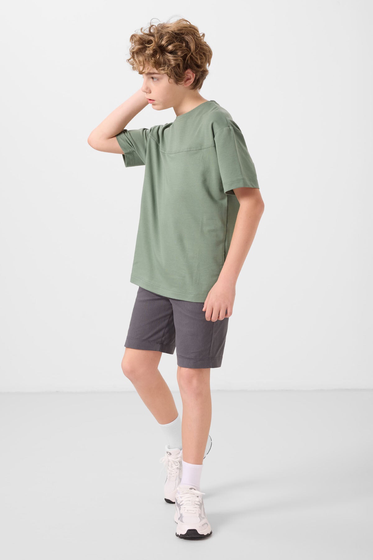 Açık Yeşil-Antrasit Pamuklu Oversize Fit Dokuma Hafif Esnek Chino Erkek Çocuk Şort Takım - 11279