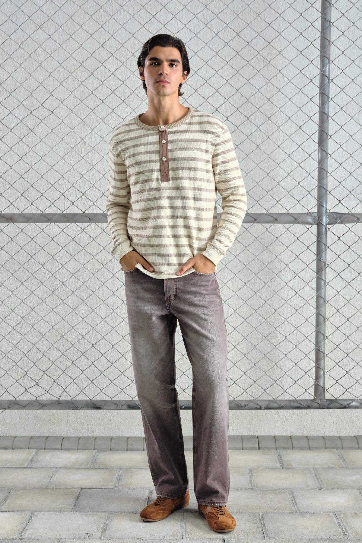 KALIN ÇİZGİLİ YARIM PATLI BEJ T-SHIRT