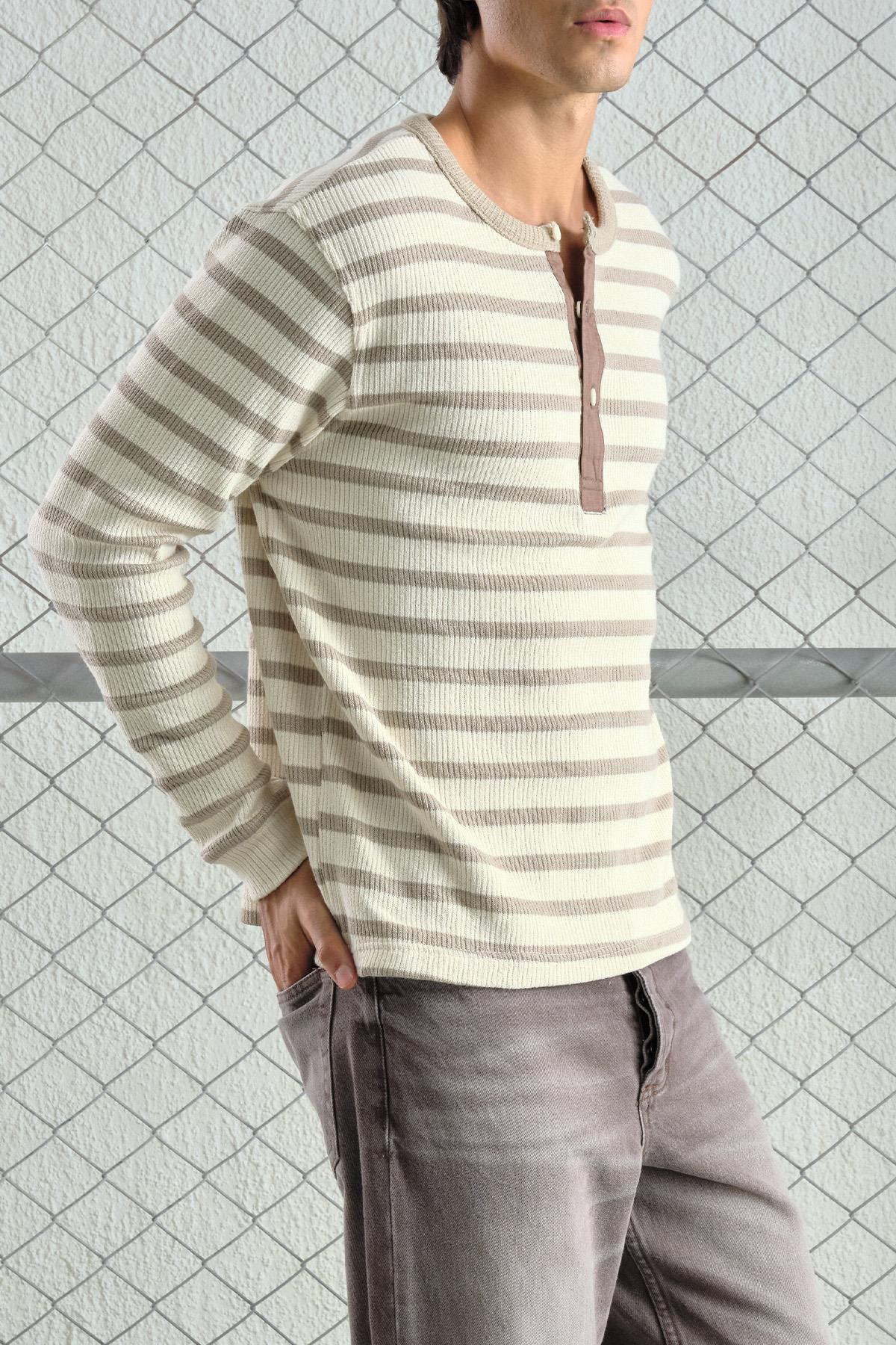 KALIN ÇİZGİLİ YARIM PATLI BEJ T-SHIRT