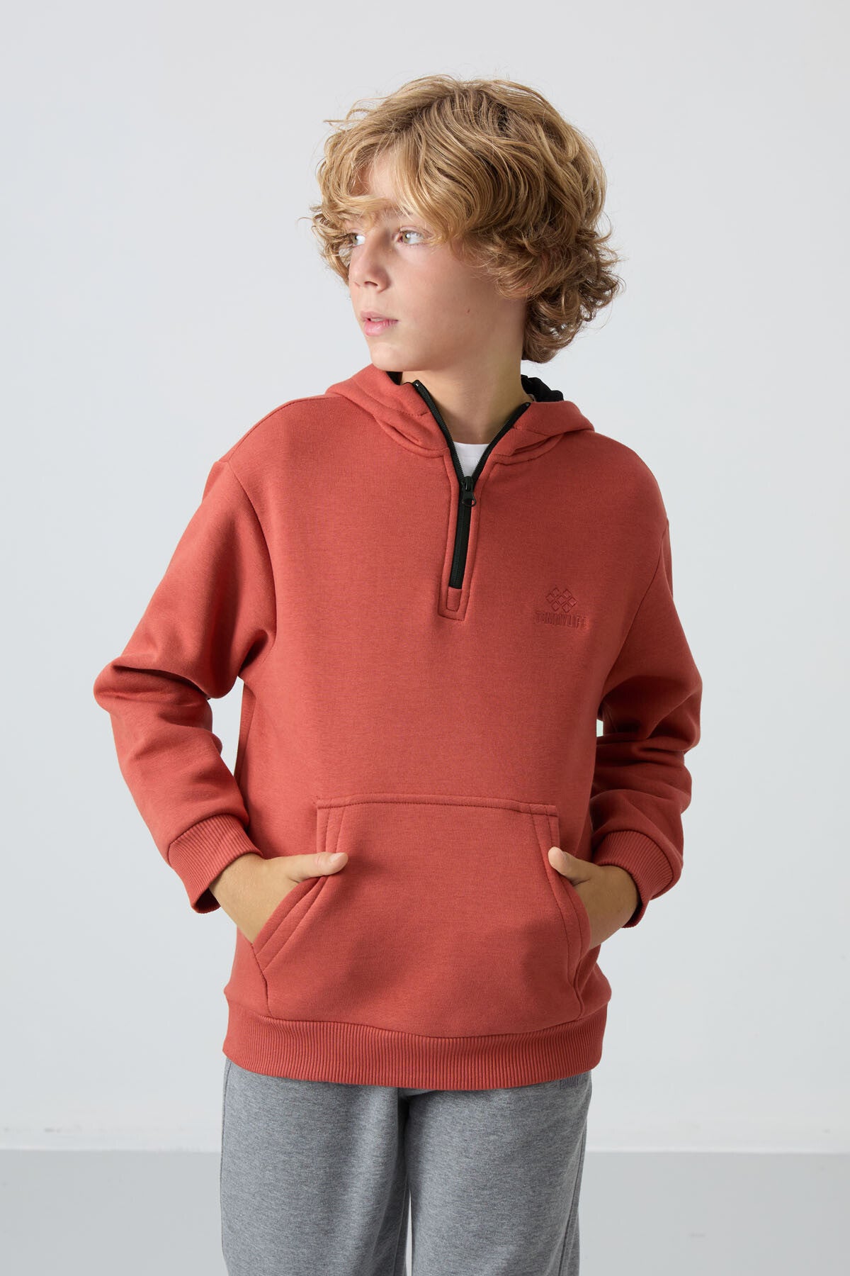 Kiremit Pamuklu Kalın İçi Tüylü Yumuşak Dokulu Standart Fit Nakışlı Erkek Çocuk Sweatshirt - 11244