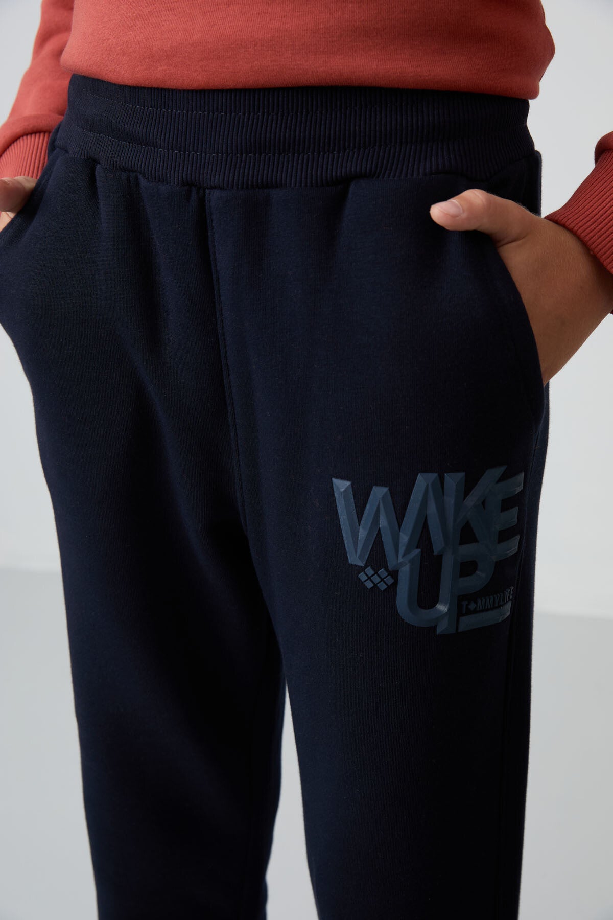 Kiremit-Lacivert Pamuklu Kalın İçi Tüylü Standart Fit Baskılı Erkek Çocuk Eşofman Takım - 11253