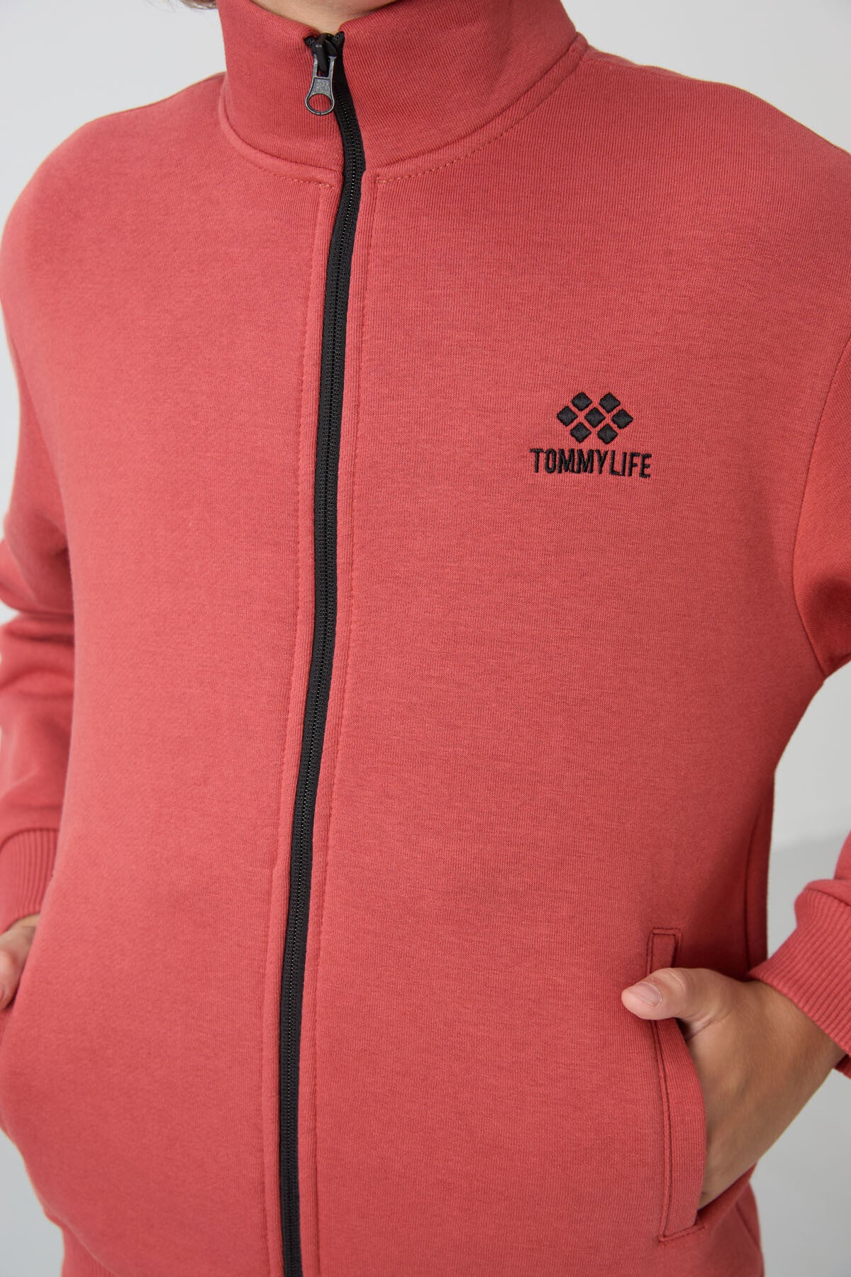 Kiremit-Siyah Pamuklu Kalın İçi Tüylü Standart Fit Nakışlı Erkek Çocuk Eşofman Takım - 11256