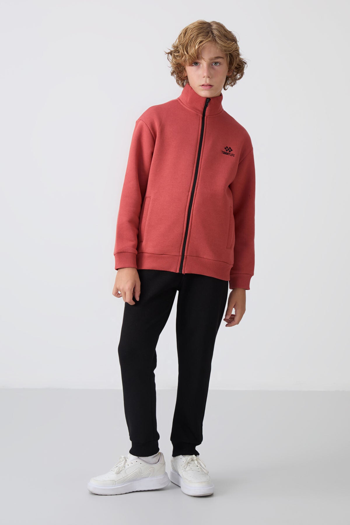 Kiremit-Siyah Pamuklu Kalın İçi Tüylü Standart Fit Nakışlı Erkek Çocuk Eşofman Takım - 11256