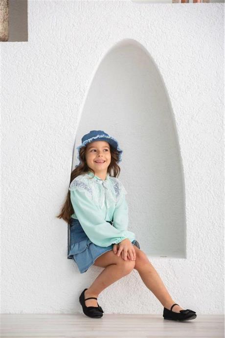 Kız Çocuk Beyaz Dantel Yakalı Renkli Bluz Fırfırlı Kot Salopet Etek Şapka 3'lü Takım Su Yeşili 10 Yaş