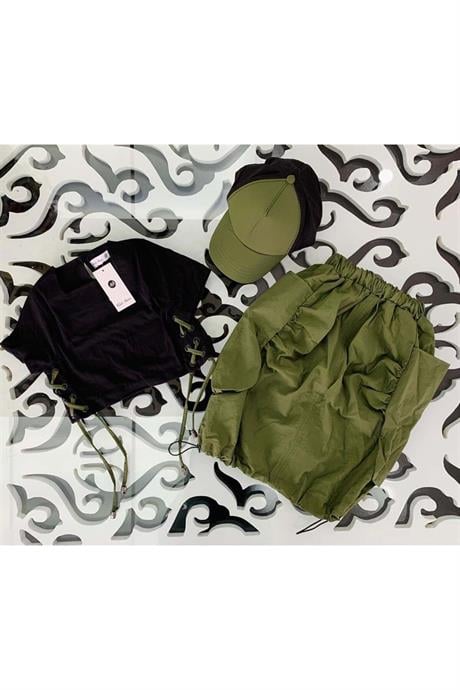 Kız Çocuk Büzgülü Etek Bağcıklı Tişört Şapka Üçlü Takım YEŞİL 8 Yaş