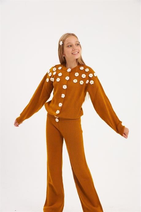 Kız Çocuk Çıtçıtlı Papatya İşlemeli Triko Hırka Renkli Triko Pantolon Saç Tokası 3'lü Takım Hardal 10 Yaş