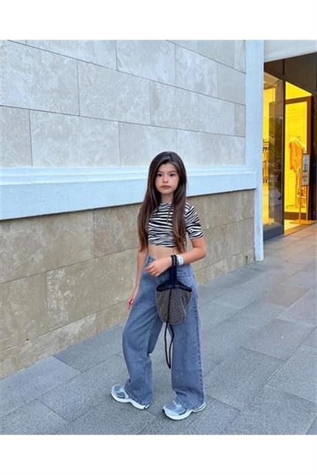 Kız Çocuk Desenli Crop Body Geniş Paça Gri Kot Pantolon 2'li Takım Siyah 12 Yaş