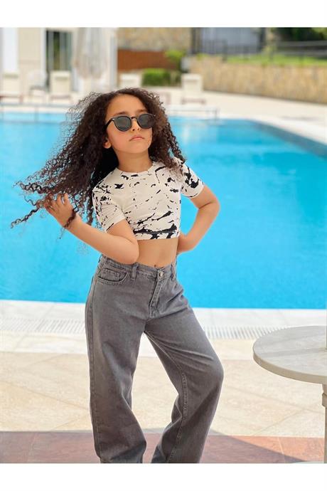 Kız Çocuk Desenli Crop Body Geniş Paça Gri Kot Pantolon 2'li Takım Beyaz 10 Yaş