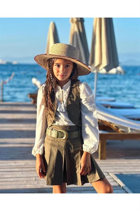 Kız Çocuk Gabardin Yelek İpli Gömlek Pileli Etek ve Gold Tokalı Kemer 4'lü Takım Haki 8 Yaş