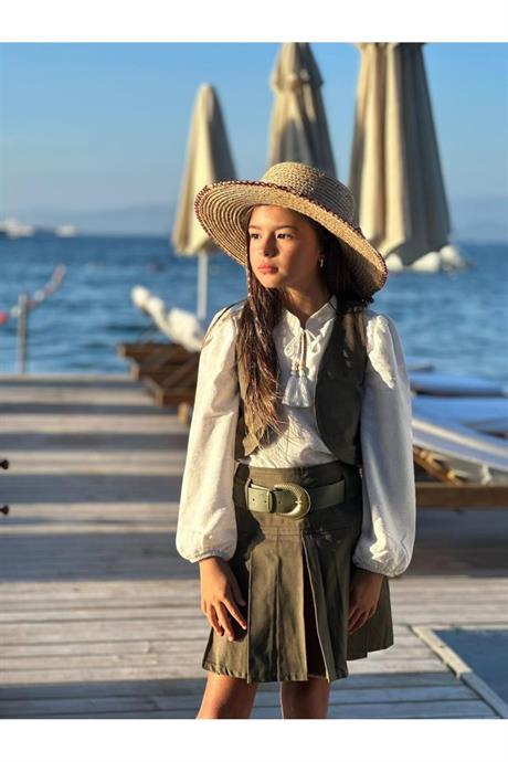 Kız Çocuk Gabardin Yelek İpli Gömlek Pileli Etek ve Gold Tokalı Kemer 4'lü Takım Haki 8 Yaş
