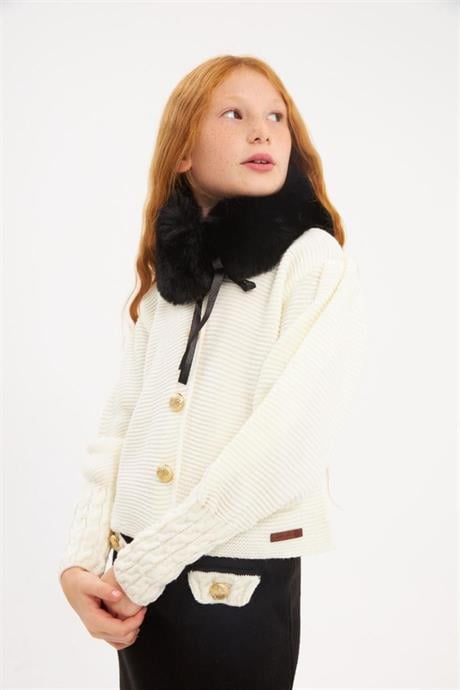 Kız Çocuk Gold Düğme Detaylı Triko Hırka Süs Cepli Siyah Etek Seyyar Yaka Kürk 3'lü Takım Beyaz 6 Yaş