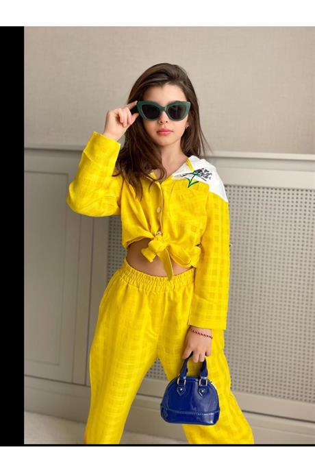 Kız Çocuk Inci Düğmeli Nakış Detaylı Önü Bağlamalı Gömlek Kareli Pantolon 2'li Takım Sarı 6 Yaş