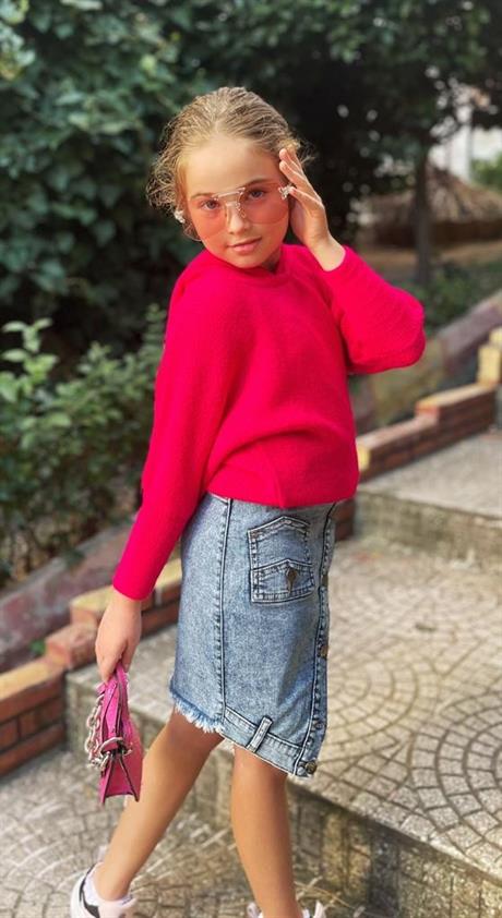 Kız Çocuk Kapüşonlu Triko Sweatshirt Asimetrik Kesim Kot Etek 2'li Takım Fuşya 6 Yaş