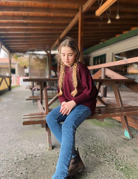 Kız Çocuk Kapüşonlu Triko Sweatshirt Kot Pantolon 2'li Takım Bordo 8 Yaş