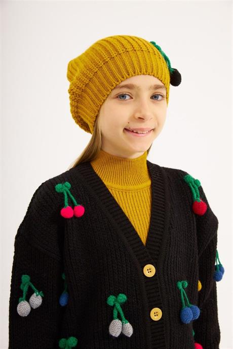 Kız Çocuk Kiraz Nakışlı Beyaz Hırka Saks Triko Badi Pantolon Bere 4'lü Takım HARDAL 4 Yaş