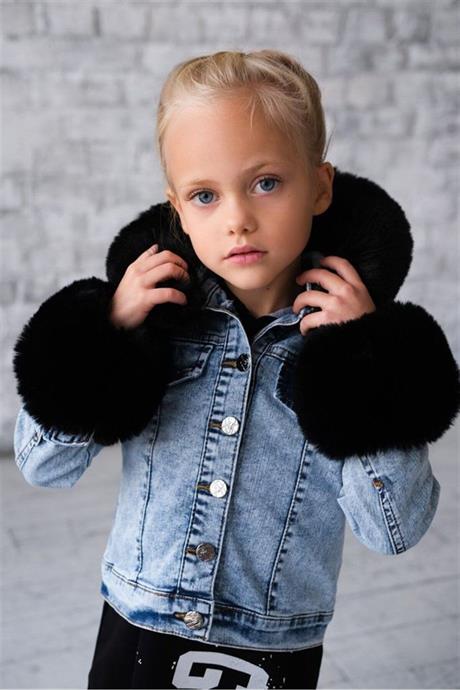 Kız Çocuk Kolları Kürk Detaylı Kapüşonlu Mavi Kot Ceket SİYAH 4 Yaş
