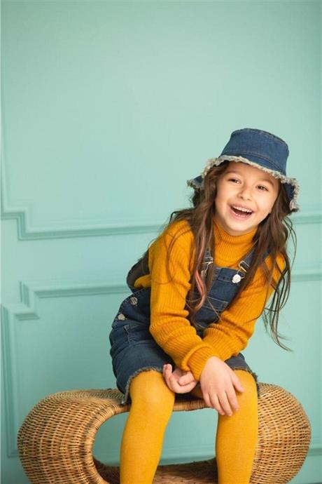 Kız Çocuk Kot Salopet Yarım Balıkçı Yaka Kazak 3'lü Takım Hardal 4 Yaş