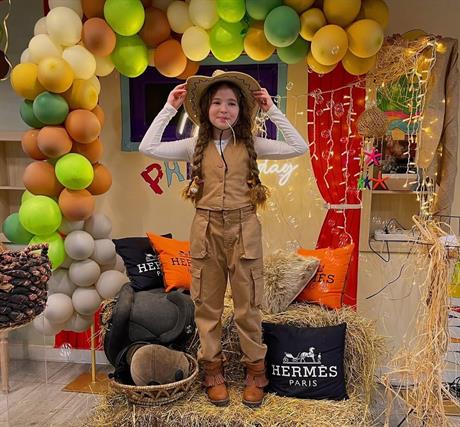 Kız Çocuk Kot Yelek Beyaz Body Kargo Cepli Pantolon 3'lü Takım Kahve 8 Yaş