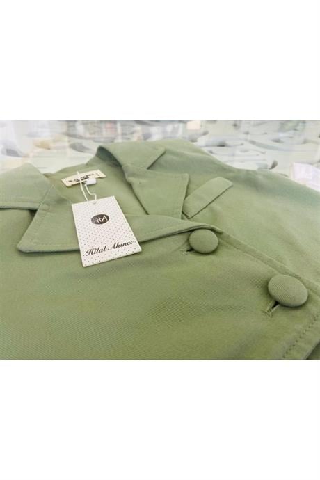 Kız Çocuk Kumaş Kaplama Düğme Detaylı Vatkalı Yelek Beyaz Badi Pileli Etek 3'lü Takım Yeşil 4 Yaş