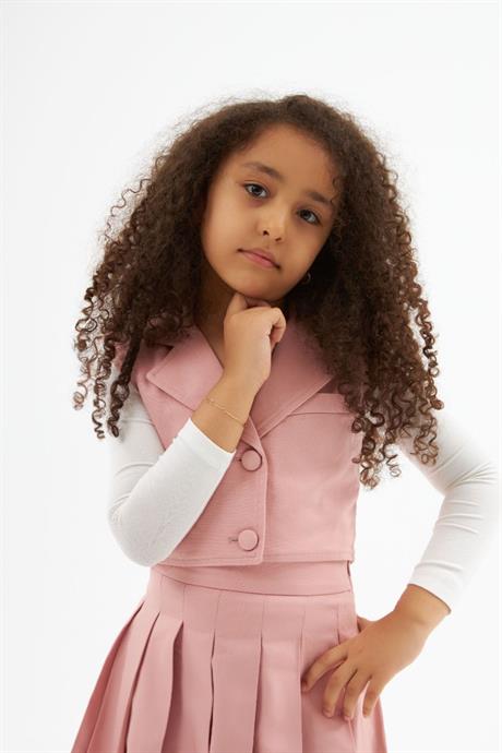 Kız Çocuk Kumaş Kaplama Düğme Detaylı Vatkalı Yelek Beyaz Badi Pileli Etek 3'lü Takım Pudra 12 Yaş