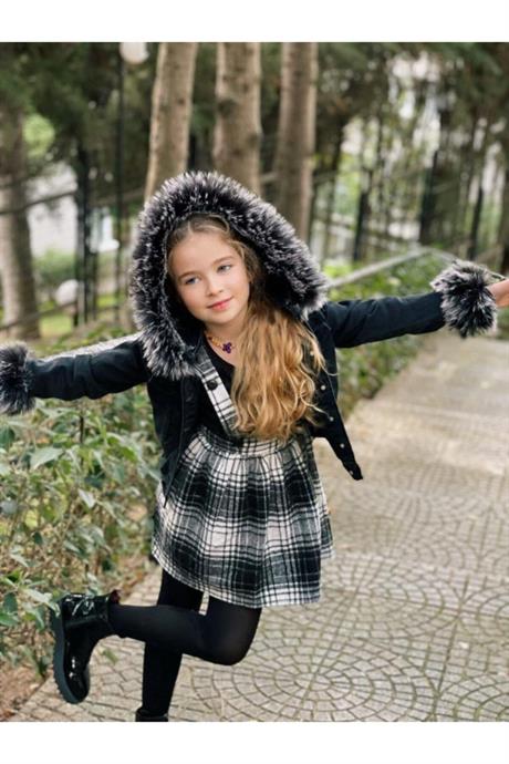 Kız Çocuk Kürklü Kapüşonlu Kot Ceket Siyah Triko Badi Oduncu Kumaş Kırmızı Salopet Etek 3'lü Takım BEYAZ 4 Yaş