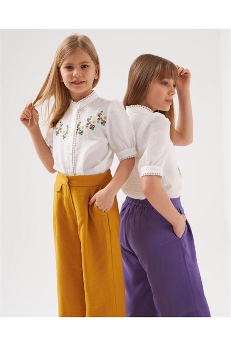 Kız Çocuk Nakış Detaylı Inci Düğmeli Beyaz Gömlek Süs Cepli Kumaş Kaplama Düğmeli Pantolon 2'li Takı Hardal 10 Yaş