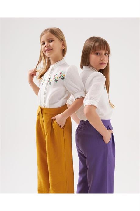 Kız Çocuk Nakış Detaylı Inci Düğmeli Beyaz Gömlek Süs Cepli Kumaş Kaplama Düğmeli Pantolon 2'li Takı Hardal 6 Yaş