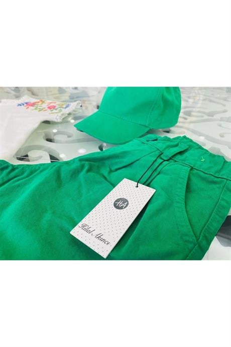 Kız Çocuk Nakışlı Beyaz Bluz Renkli Pensli Şort Şapka 3'lü Takım Yeşil 12 Yaş