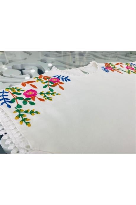 Kız Çocuk Nakışlı Beyaz Bluz Renkli Pensli Şort Şapka 3'lü Takım Fuşya 4 Yaş