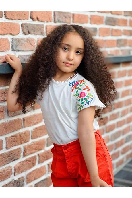 Kız Çocuk Nakışlı Beyaz Bluz Renkli Pensli Şort Şapka 3'lü Takım Turuncu 14 Yaş