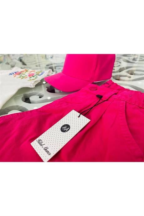 Kız Çocuk Nakışlı Beyaz Bluz Renkli Pensli Şort Şapka 3'lü Takım Fuşya 10 Yaş