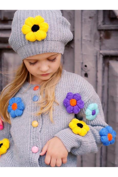 Kız Çocuk Papatya Nakışlı Triko Hırka Kot Pantolon Bere 3'lü Takım Gri 10 Yaş