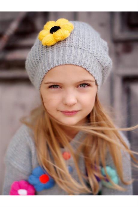 Kız Çocuk Papatya Nakışlı Triko Hırka Kot Pantolon Bere 3'lü Takım Gri 8 Yaş