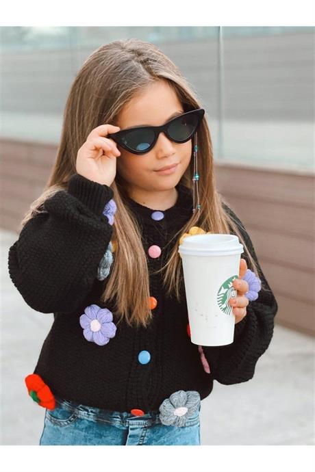 Kız Çocuk Papatya Nakışlı Triko Hırka Kot Pantolon Bere 3'lü Takım Siyah 4 Yaş