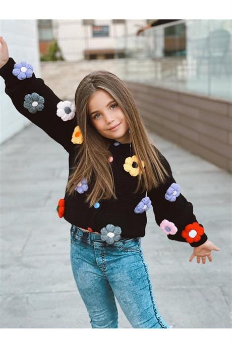 Kız Çocuk Papatya Nakışlı Triko Hırka Kot Pantolon Bere 3'lü Takım Siyah 8 Yaş