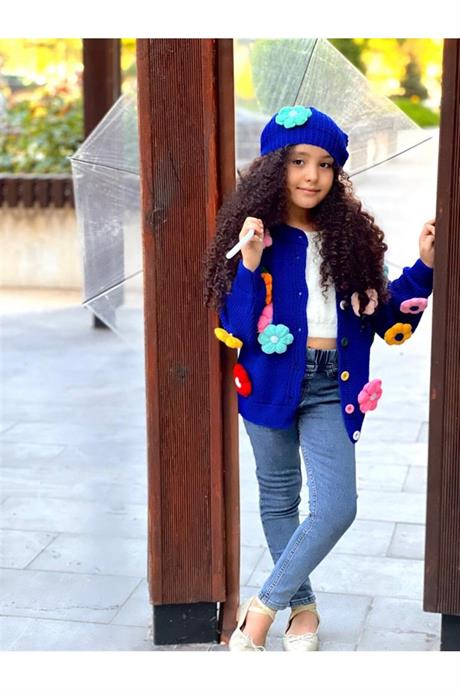 Kız Çocuk Papatya Nakışlı Triko Hırka Kot Pantolon Bere 3'lü Takım Saks 10 Yaş