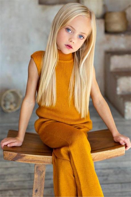 Kız Çocuk Ponponlu Beyaz Triko Hırka Kolsuz Iç Badi Triko Pantolon Bere 4'lü Takım HARDAL 4 Yaş